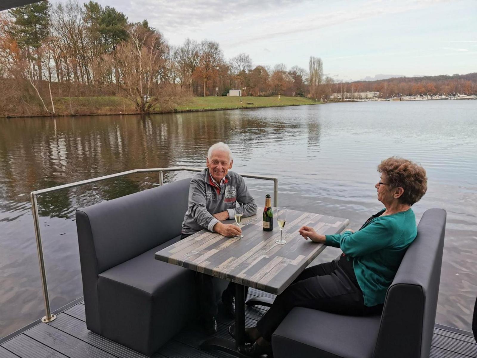 Houseboat Marina Mookerplas 4-6 Persons Plasmolen Exteriér fotografie