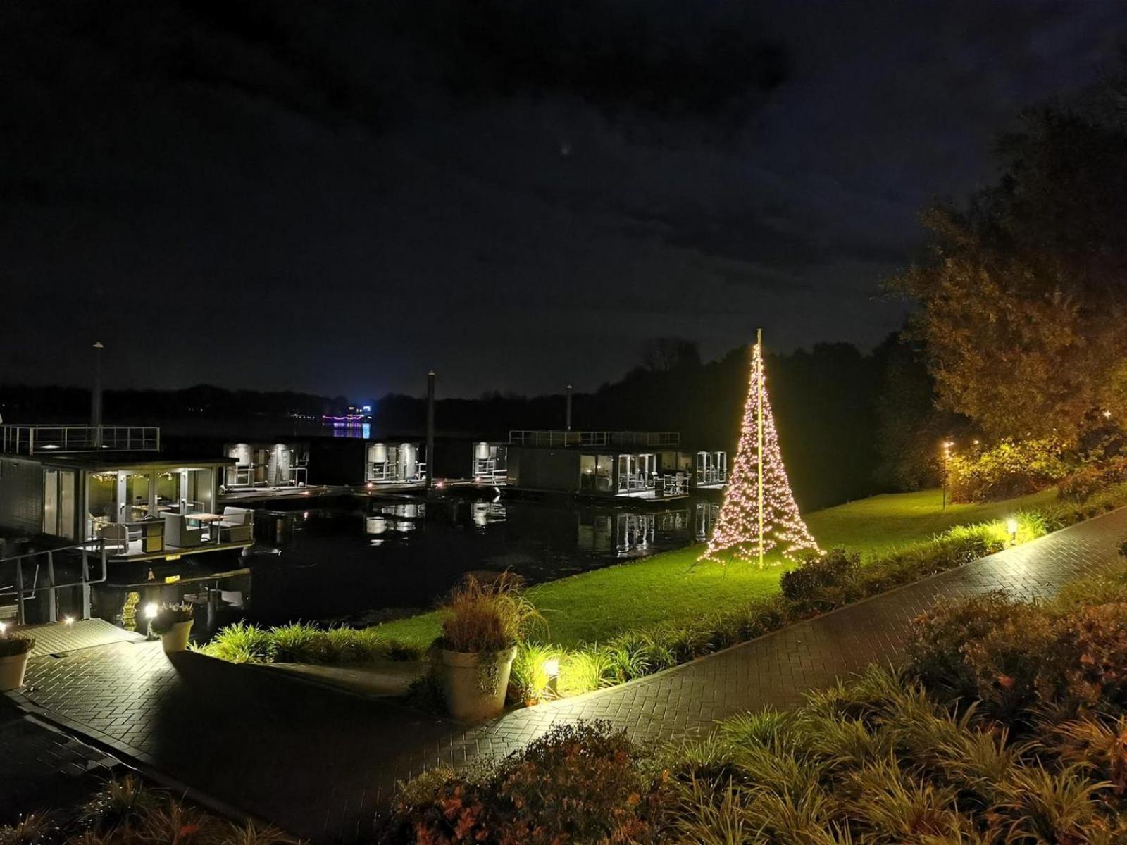 Houseboat Marina Mookerplas 4-6 Persons Plasmolen Exteriér fotografie