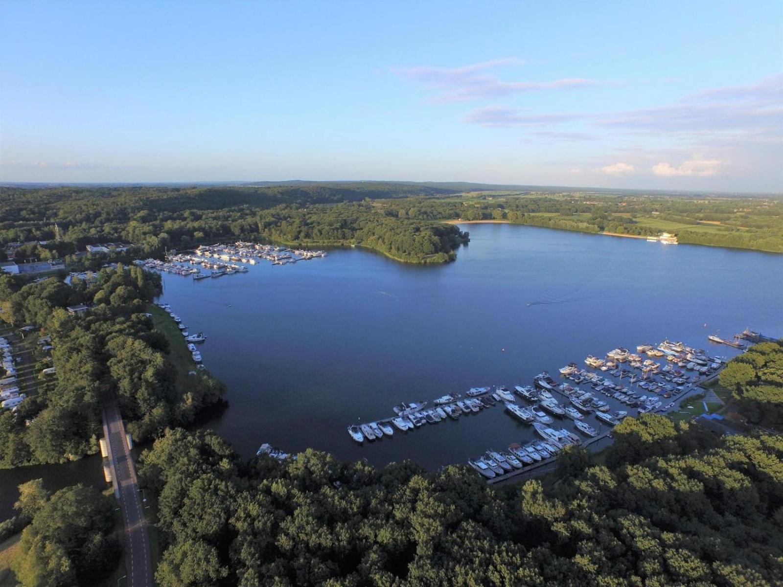Houseboat Marina Mookerplas 4-6 Persons Plasmolen Exteriér fotografie